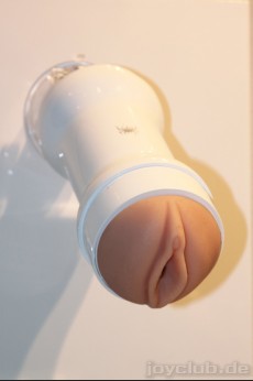 Der Masturbator ist bereit für die freihändige Selbstbefriedigung.