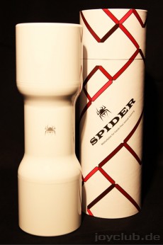 Der Masturbator "Spider" und seine Verpackung.