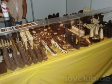 Hier geht Liebe echt durch den Magen! Schokosextoys ...