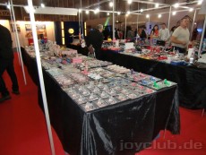 Billigen Ramsch gab es ebenso wie wertige Sextoys.
